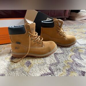 Brand new Timberland pro women’s work boots size 9.5 worn once